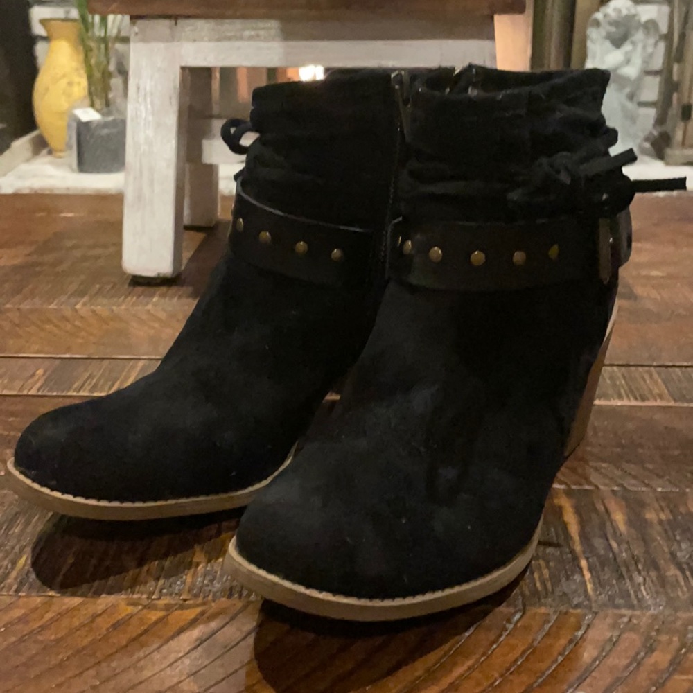 Roxy Black Booties size 8.5